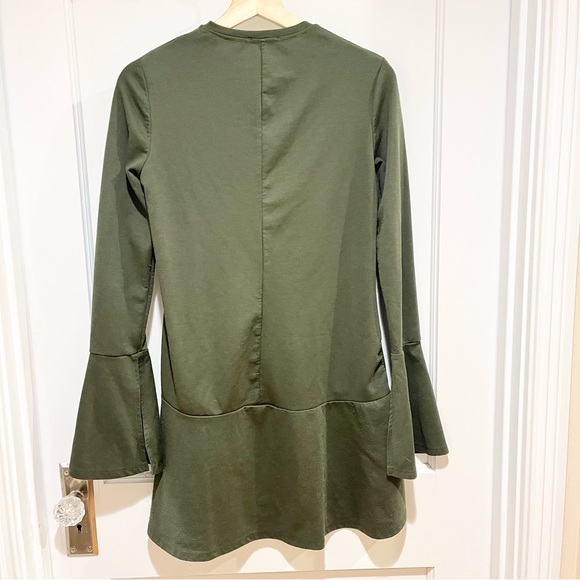 ⭐️ Zara Trafaluc Olive Green Bell Sleeve Mini Dress M - Picture 3 of 8